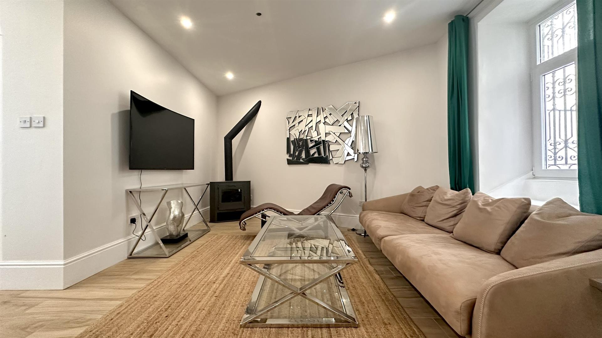 Image of House - 6 Bedrooms - 2 Bathrooms for Rental in Town Area-Gibraltar, Image 18